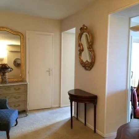 Biarritz, 2 Pieces, 4 Personnes - Fr-1-3-425 * Biarritz